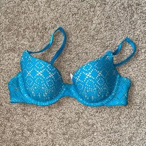 Victoria secret lined demo bra size 32B
